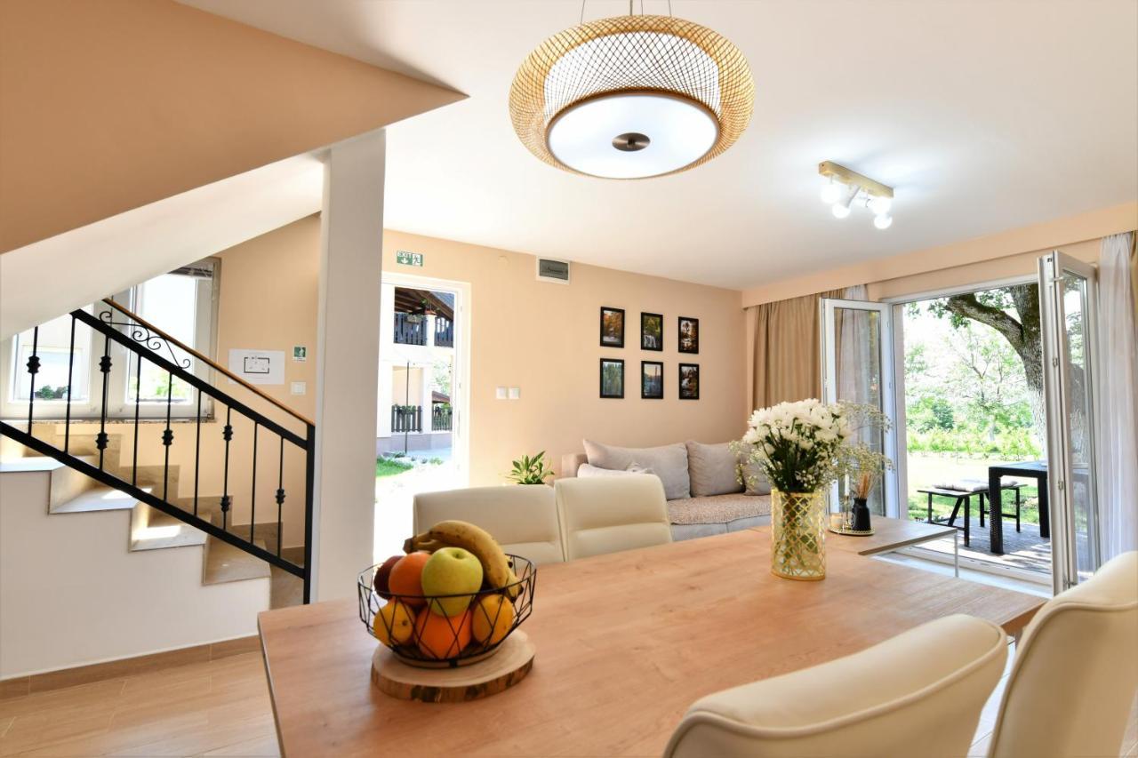 Apartments Green Linden Раковица Экстерьер фото