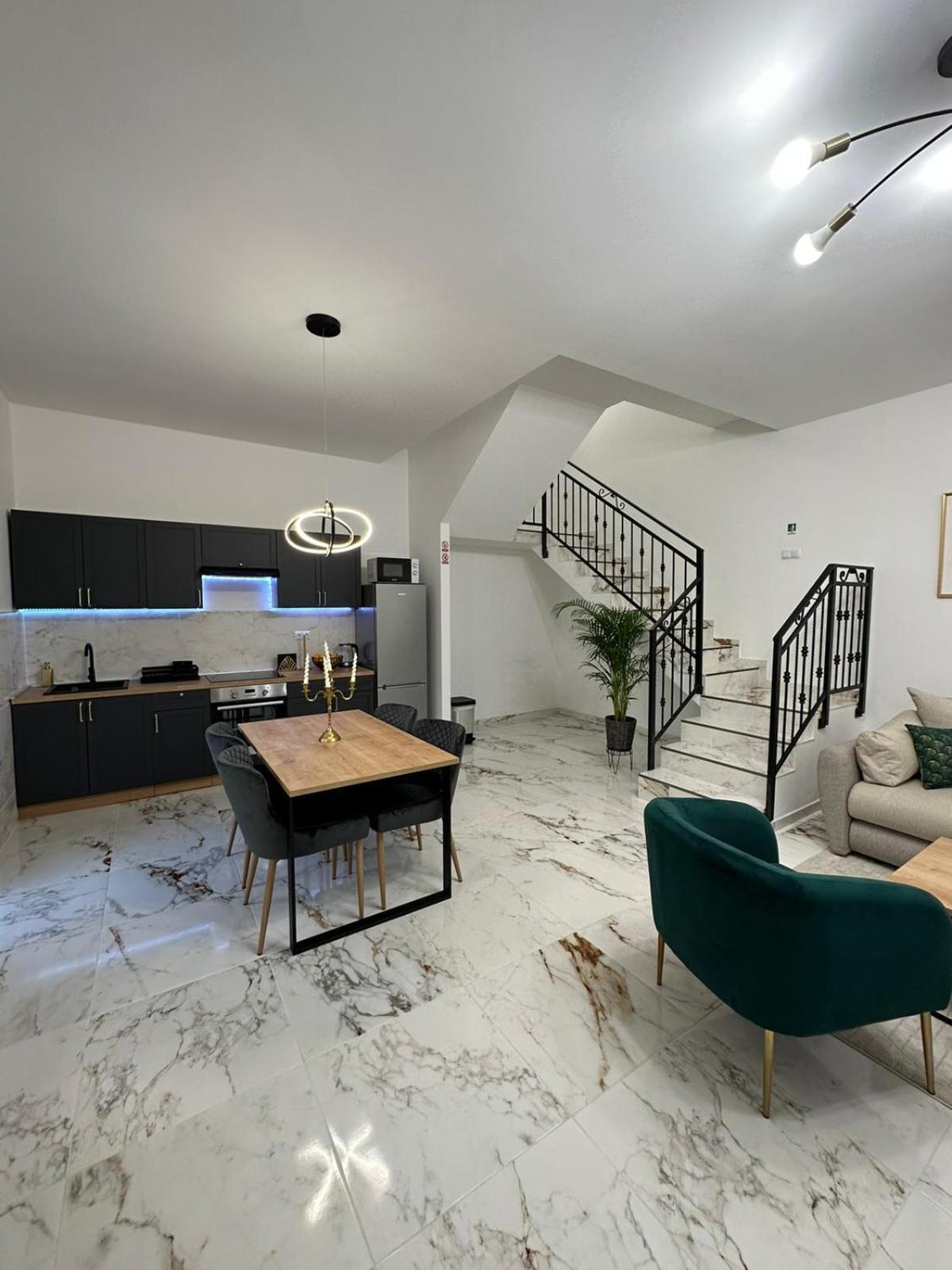 Apartments Green Linden Раковица Экстерьер фото