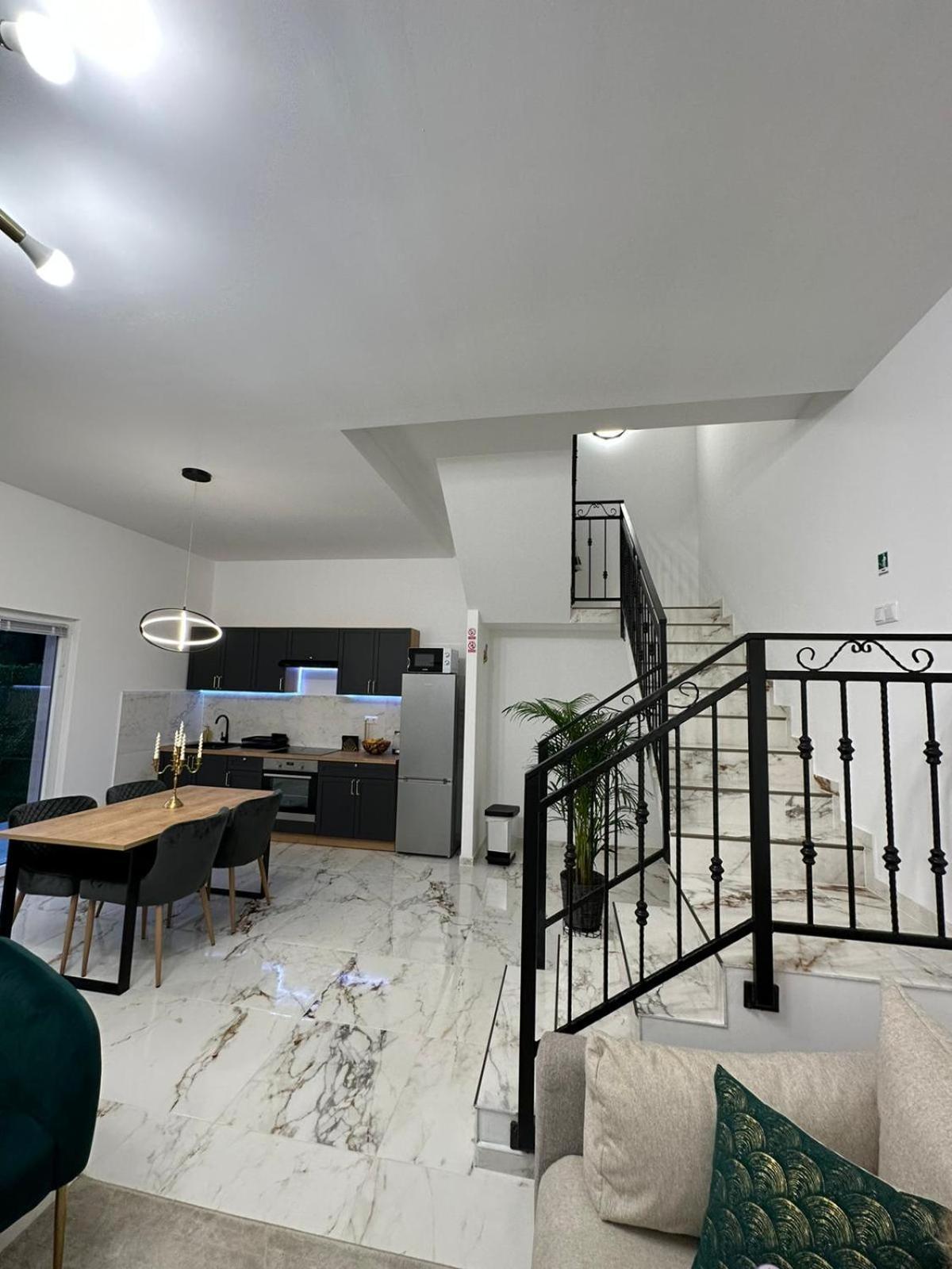 Apartments Green Linden Раковица Экстерьер фото
